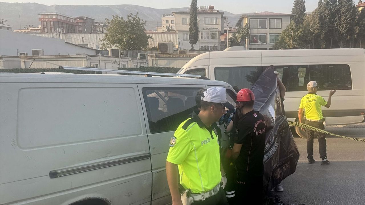 Kahramanmaraş'ta Minibüs Devrildi: 1 Ölü, 2 Yaralı