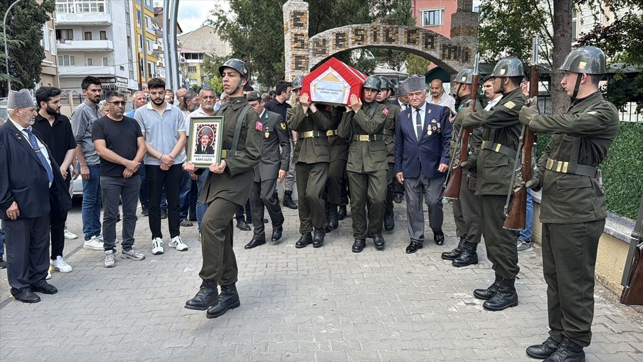 Karabük'te Kıbrıs Gazisi Hikmet Kapanşahin Son Yolculuğuna Uğurlandı
