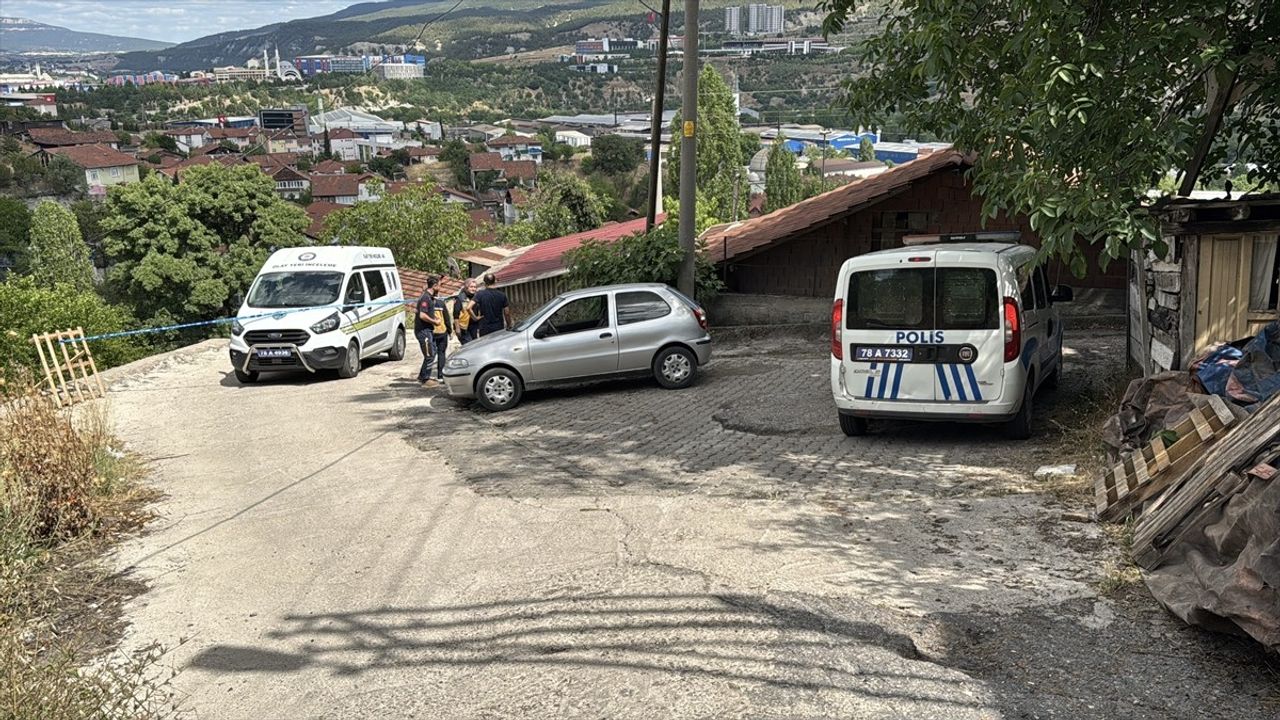 Karabük'te Yolda Düşen Adam Hayatını Kaybetti