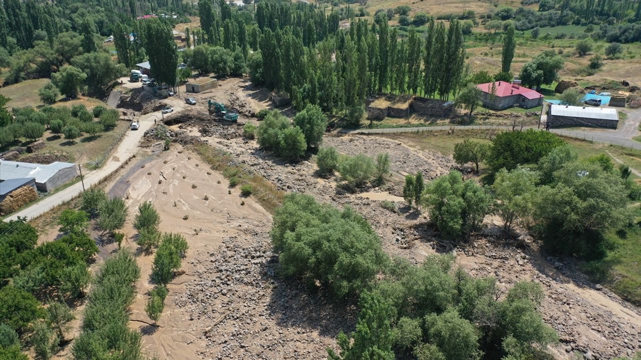 Kars'ta Sel ve Heyelan: Zarar Gören Köyler İçin Devlet Seferber Oldu