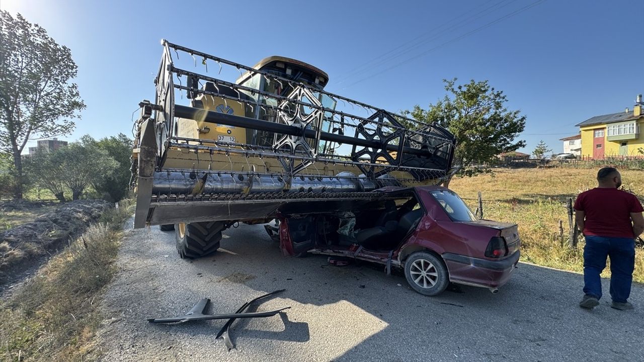 Kastamonu'da Biçerdöver ile Otomobil Çarpışması: Bir Kişi Hayatını Kaybetti