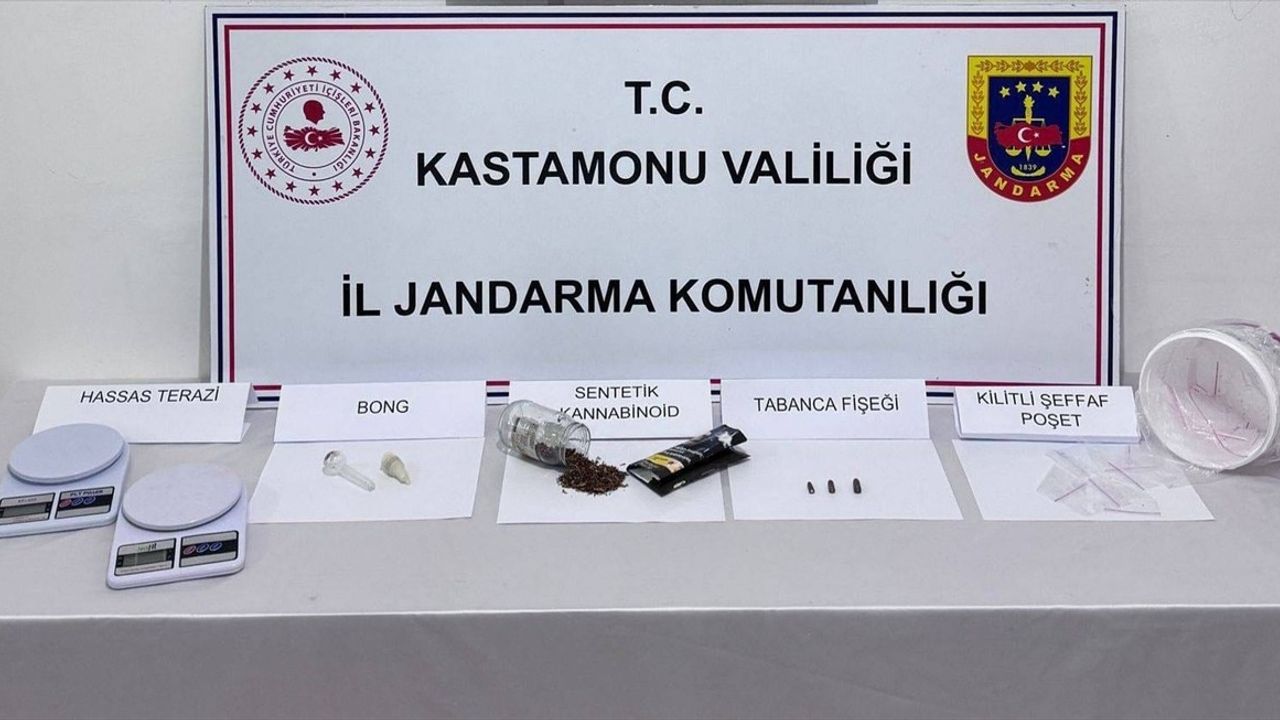 Kastamonu'da Uyuşturucu Operasyonu: 2 Zanlı Tutuklandı