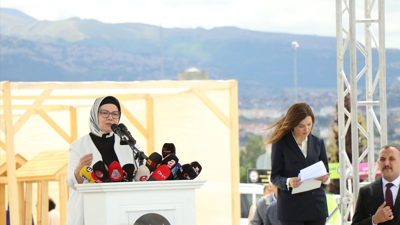 Kayseri'de Anadoludakiler Pazarı'nın Açılışı Gerçekleşti