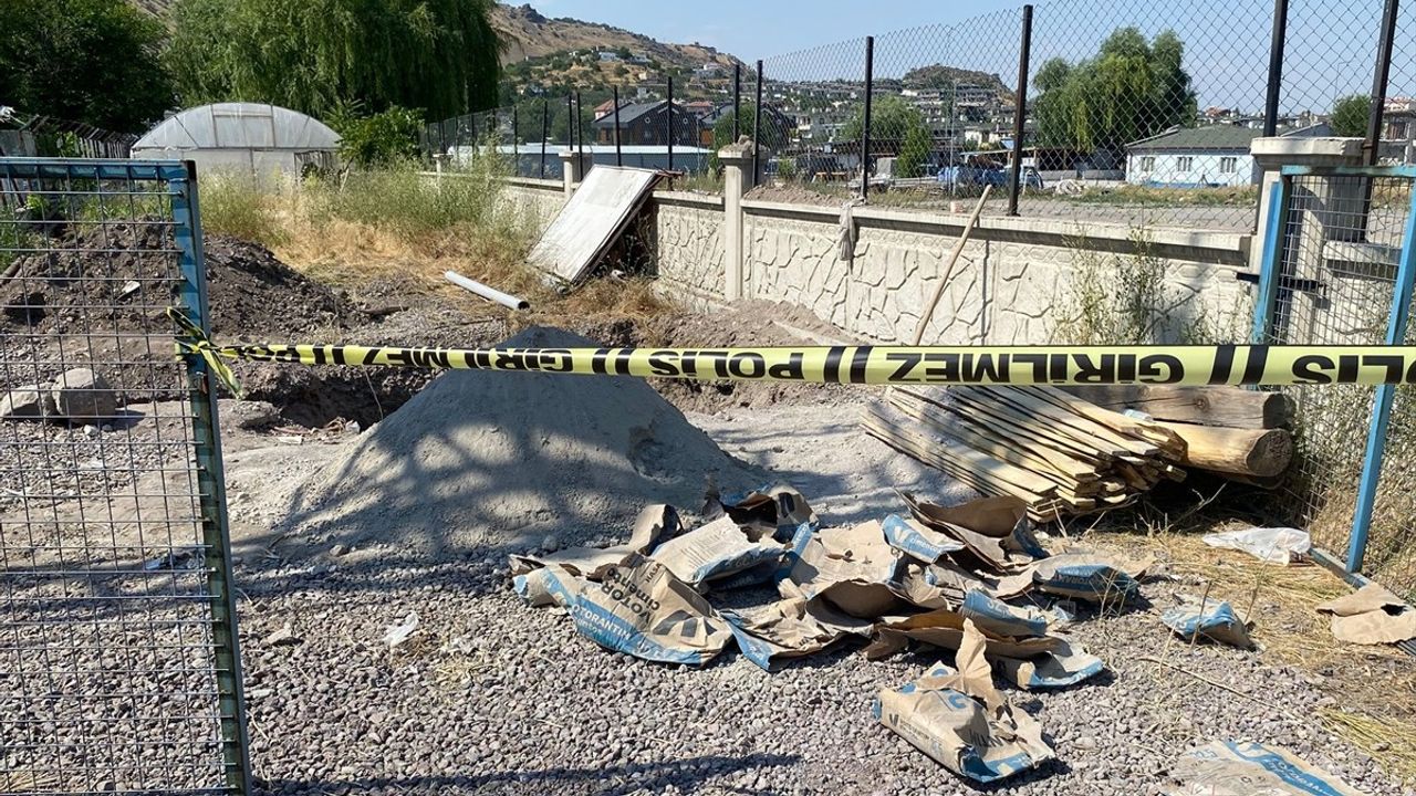 Kayseri'de Toprak Kayması: 1 İşçi Yaralandı