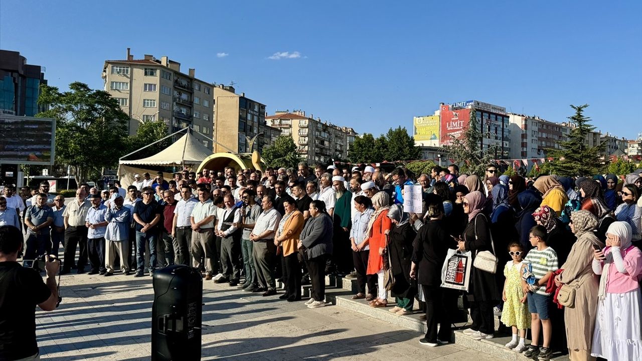 Kayseri ve Kırşehir'de Hazreti Muhammed Karikatürü Yayımlayan Dergiye Tepkiler