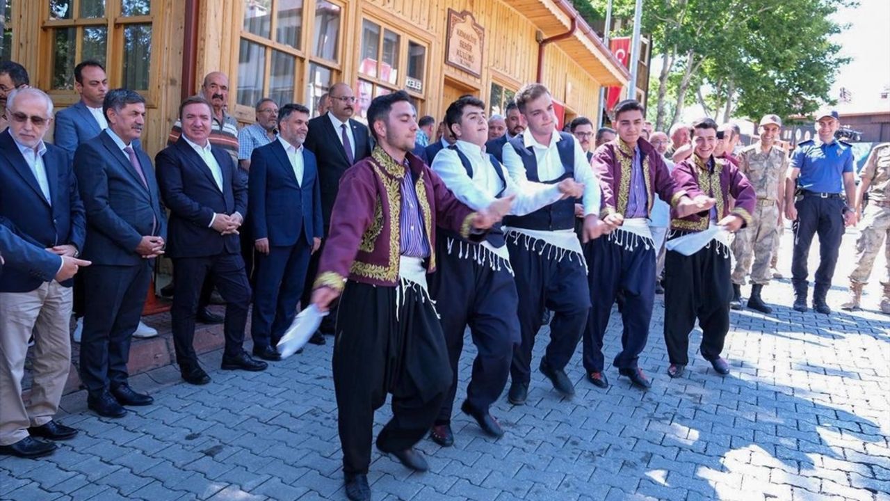 Kemaliye'de 46. Uluslararası Kültür ve Doğa Sporları Şenliği Başladı