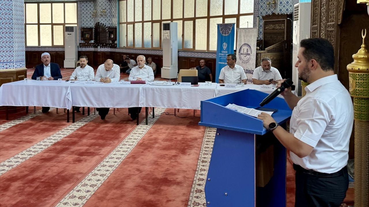 Kırşehir'de Din Görevlileri Arası Hutbe Yarışması Bölge Finali Gerçekleşti