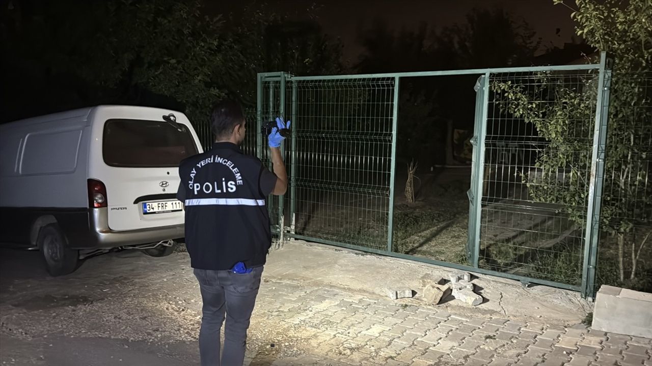 Kocaeli'de Üvey Oğul Bıçakla Yaralandı