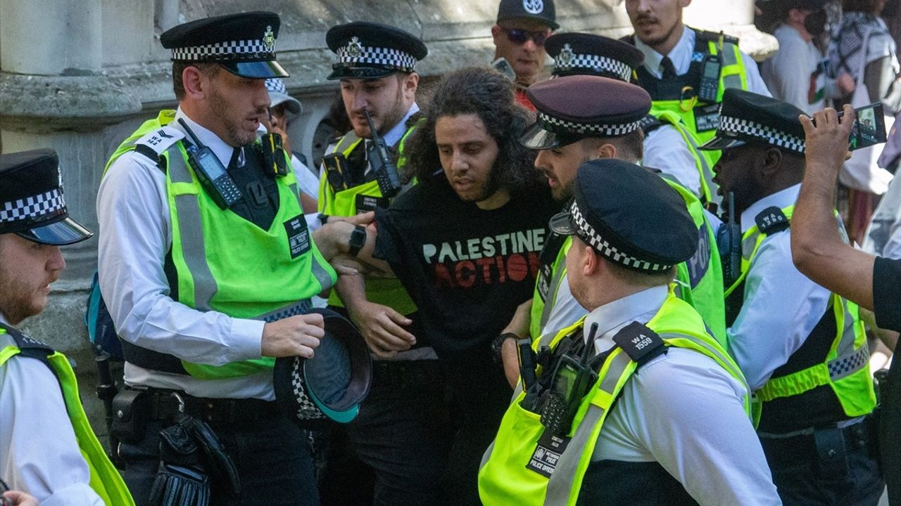 Londra'da 'Palestine Action' Grubuna Destek Eylemi