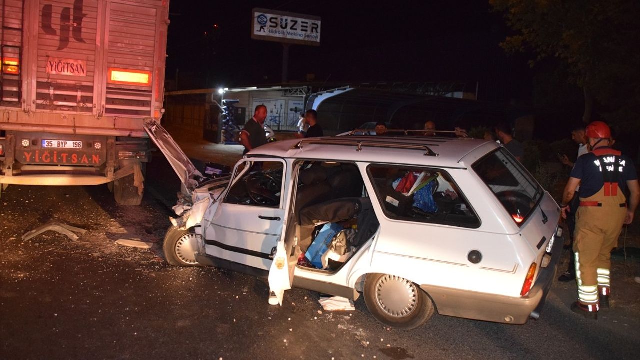Manisa'da Trafik Kazası: İki Yaralı