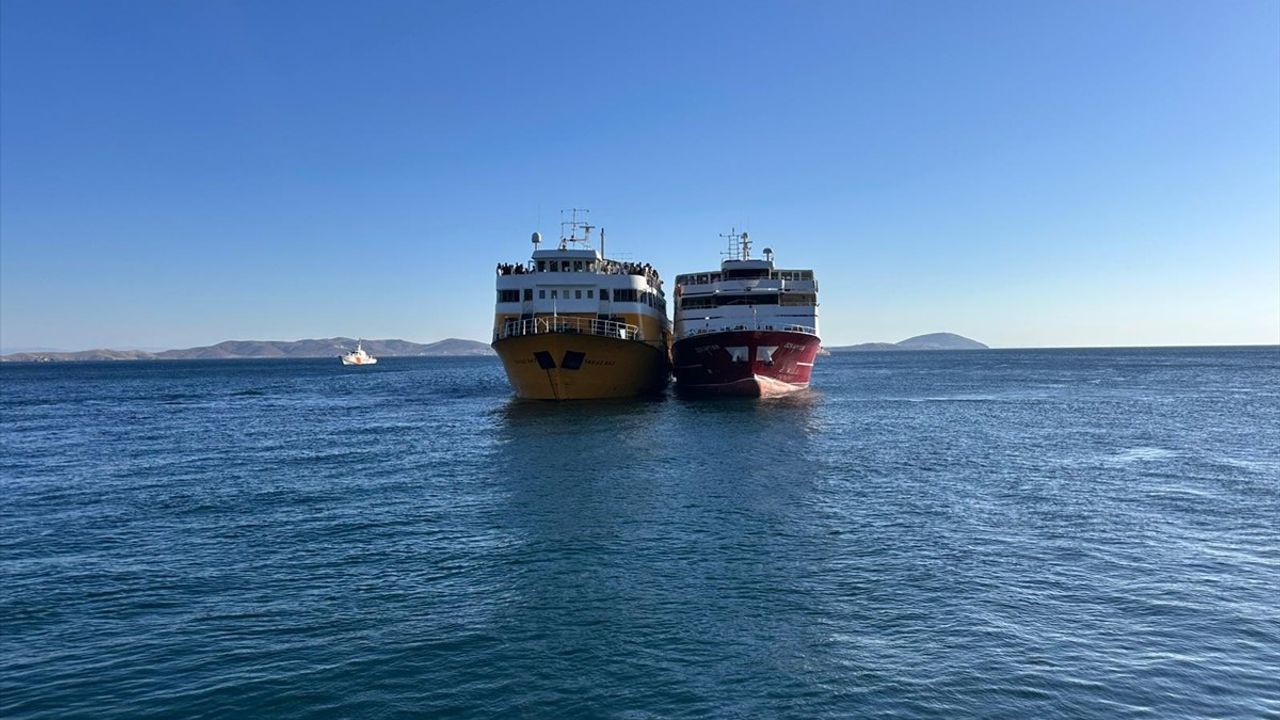 Marmara Adası Açıklarında Feribot Yangını