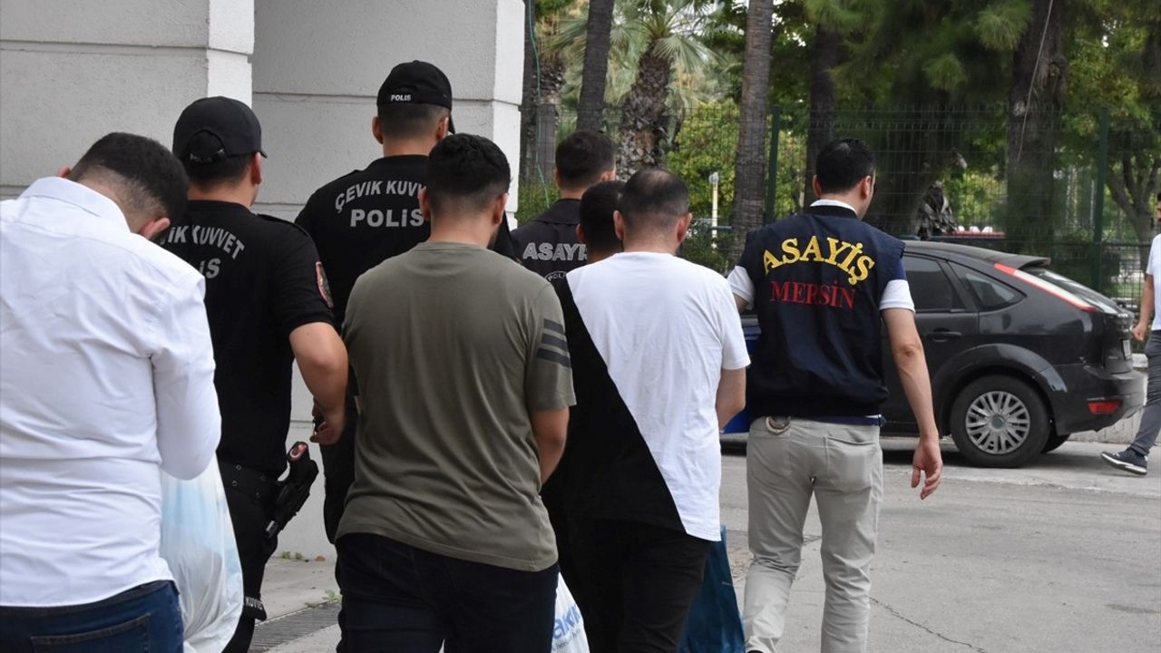 Mersin'de Dolandırıcılık Operasyonu: 18 Şüpheli Yakalandı