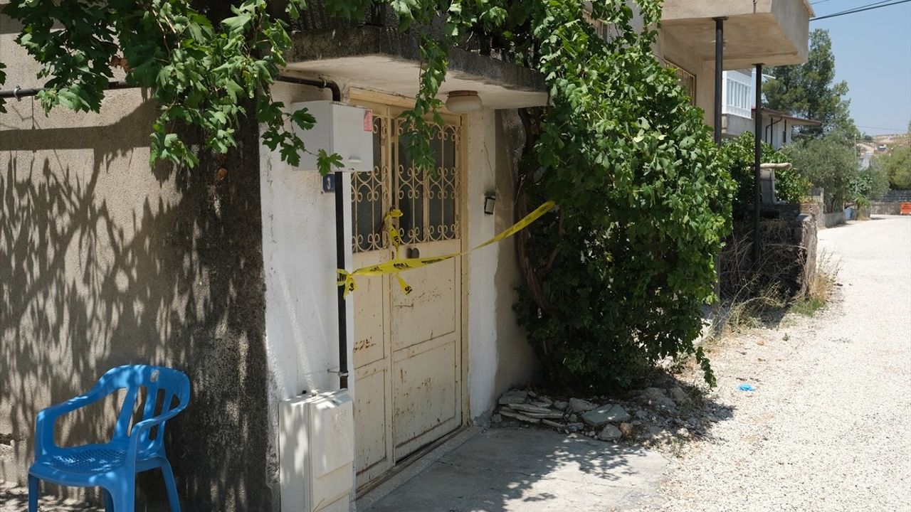 Mersin'de Şok Edici Cinayet: Oğul, Annesini Bıçakladı
