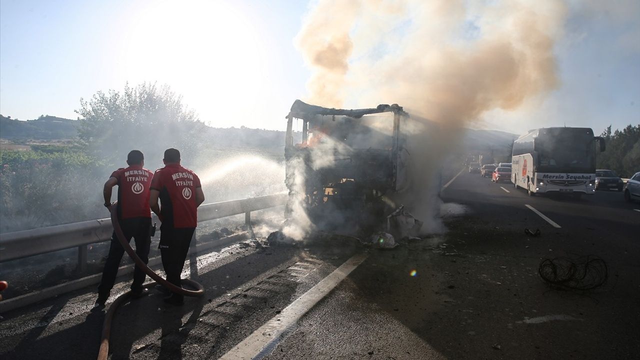 Mersin'de Süt Tankerinden Kaynaklanan Yangın Kontrol Altına Alındı