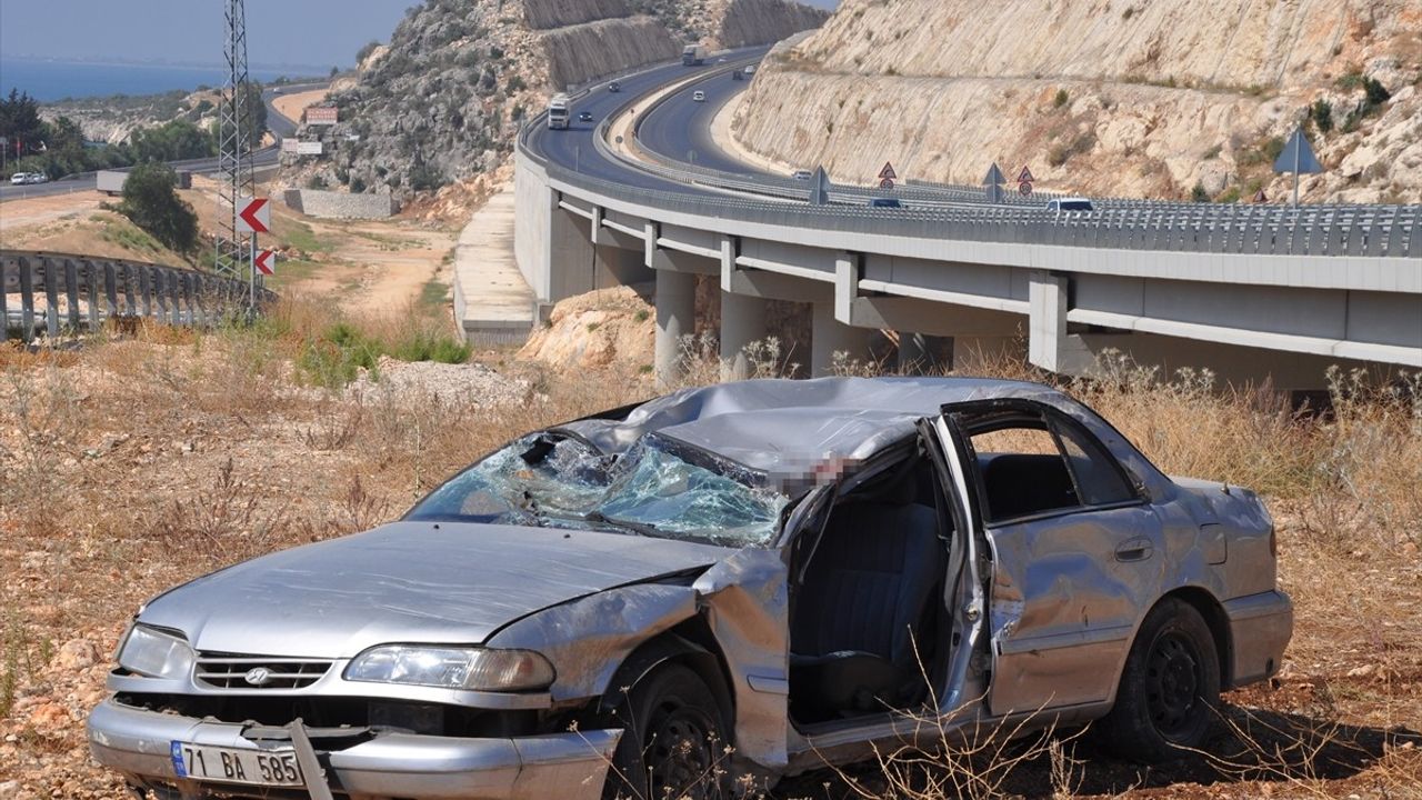 Mersin'de Trafik Kazası: 1 Ölü, 1 Yaralı