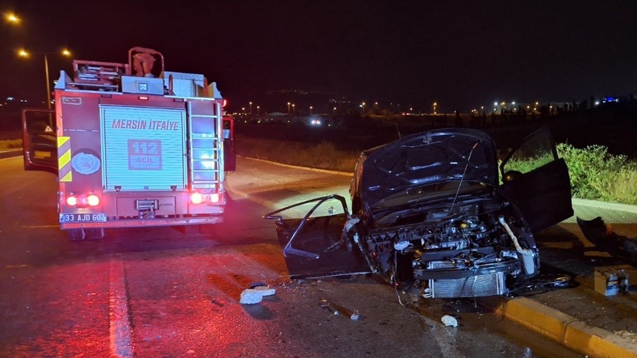 Mersin'de Trafik Kazası: 2 Yaralı