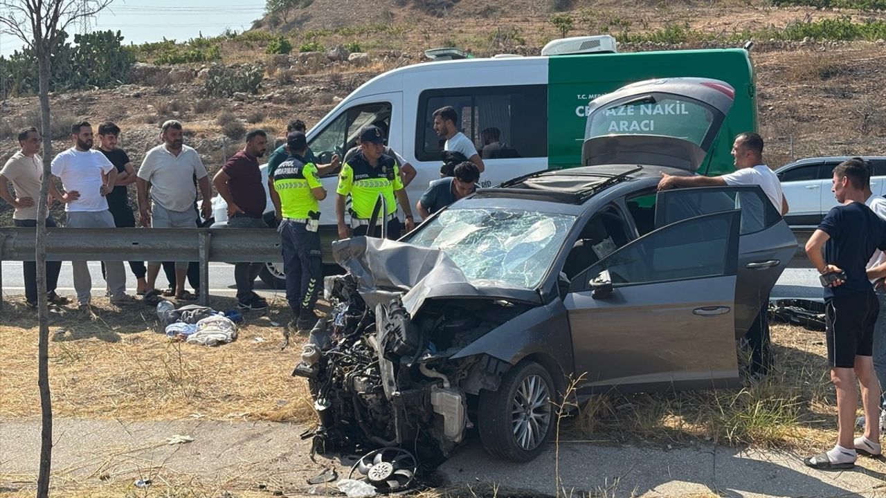 Mersin Tarsus'ta Feci Trafik Kazası: 1 Ölü, 3 Yaralı