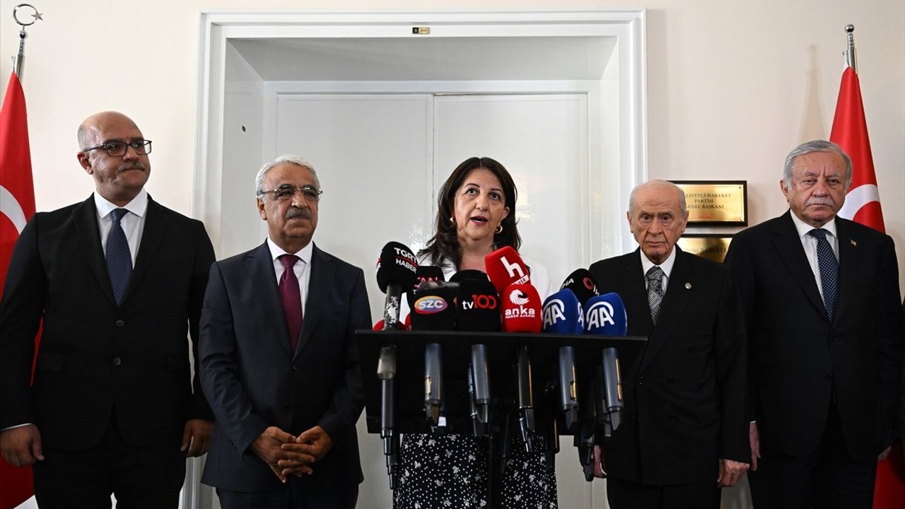 MHP Genel Başkanı Bahçeli, DEM Parti Heyetini Ağırladı