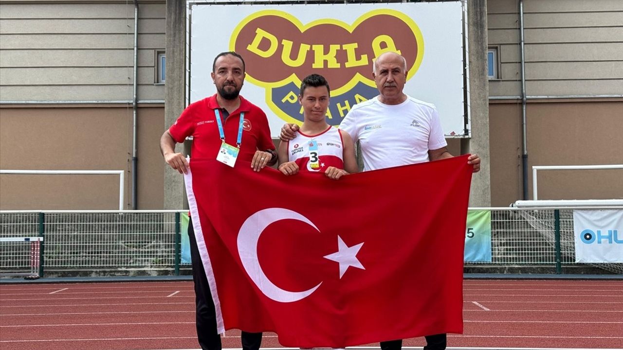 Milli Atlet Muhammet Eren Uysal'dan Altın Madalya