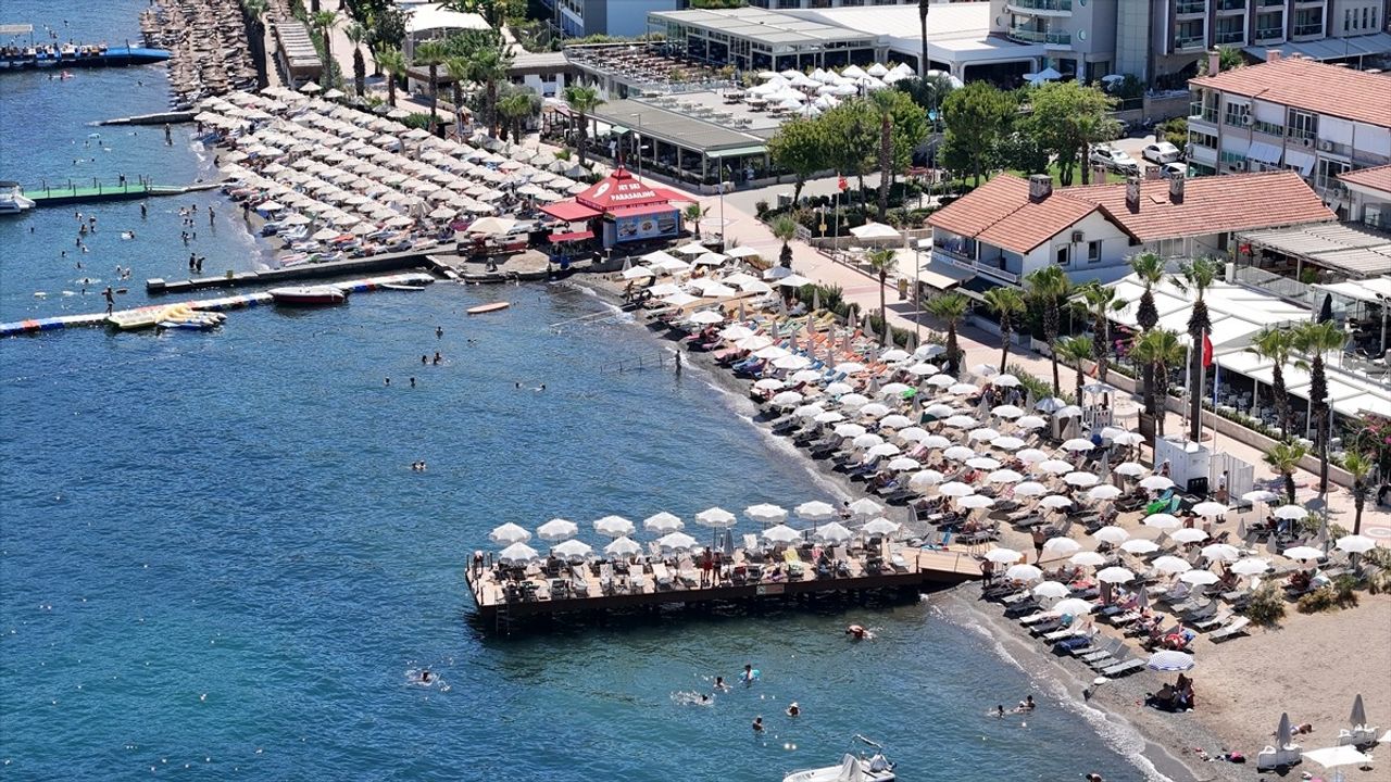 Muğla'daki Sıcak Hava Sahillerde Yoğunluk Oluşturdu