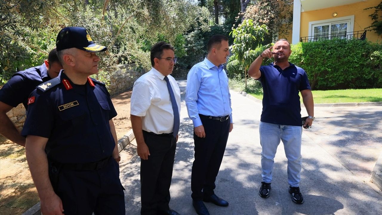Muğla Valisi Akbıyık, 15 Temmuz'un İzlerini İnceledi