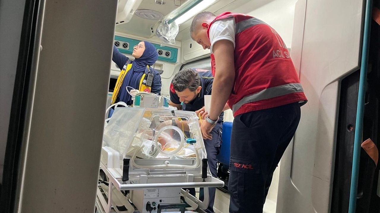 Muş'taki Bebek İstanbul'a Sevk Edildi