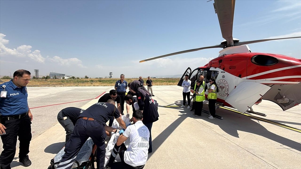 Muş'tan Hasta Bebek Elazığ'a Uçakla Nakledildi