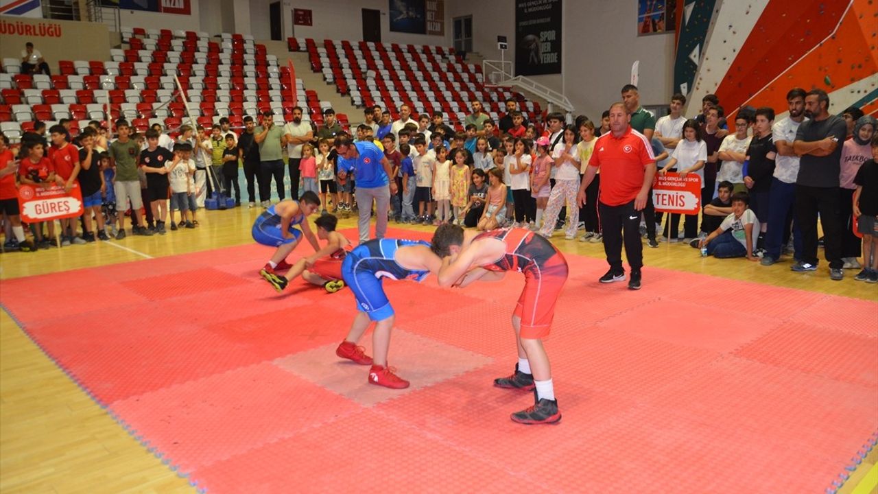Muş ve Bitlis'te GSB Spor Okulları Resmen Açıldı