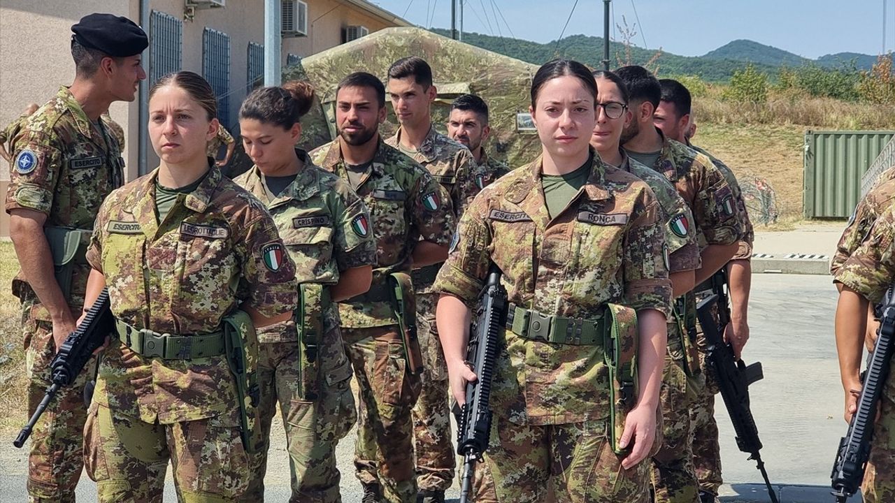 NATO Askeri Komitesi Başkanı Dragone, Bulgaristan'daki Çok Uluslu Muharebe Grubunu Ziyaret Etti