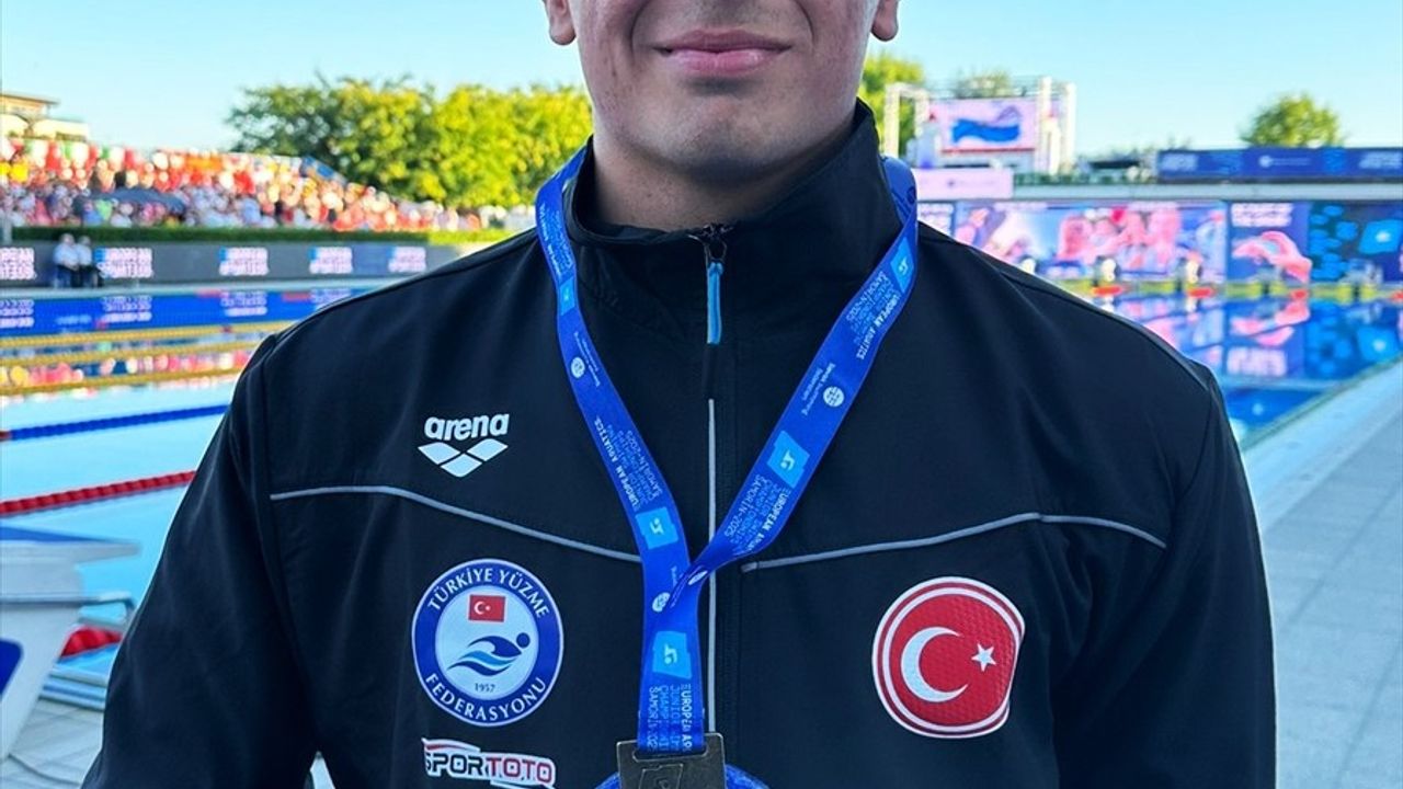 Nusrat Allahverdi Avrupa Gençler Yüzme Şampiyonu