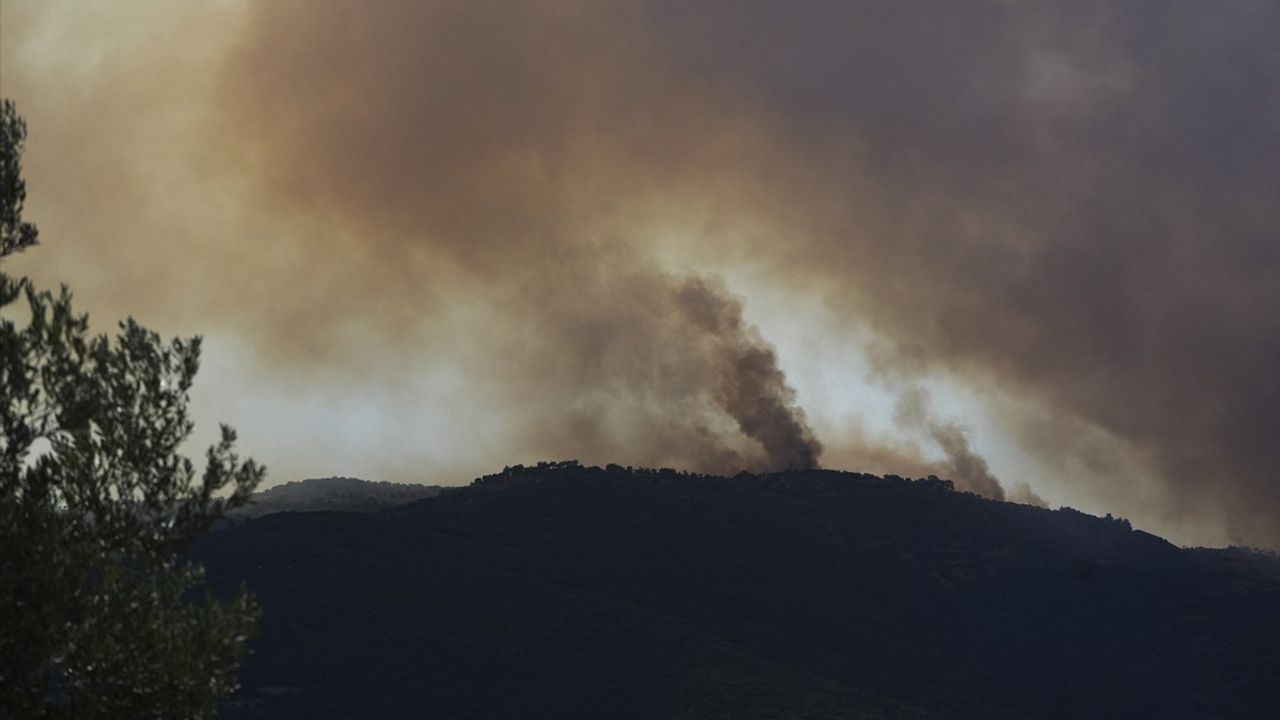 Ödemiş'teki Orman Yangınına Müdahale Devam Ediyor