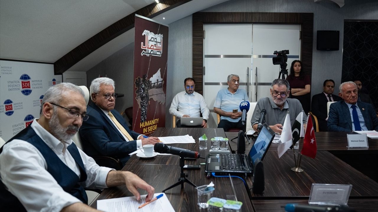 Pakistan-Hindistan İlişkilerinde Keşmir Sorunu Ele Alındı