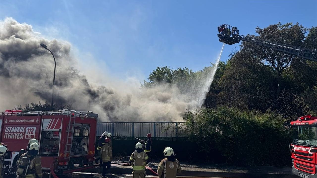 Pendik'te Arıtma Tesisinde Yangın Çıktı