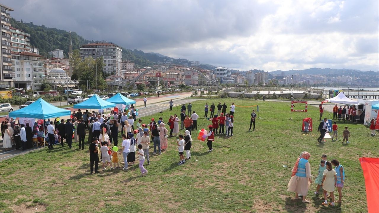 Rize'de Koruyucu Aile Şenliği ile Farkındalık Artırıldı