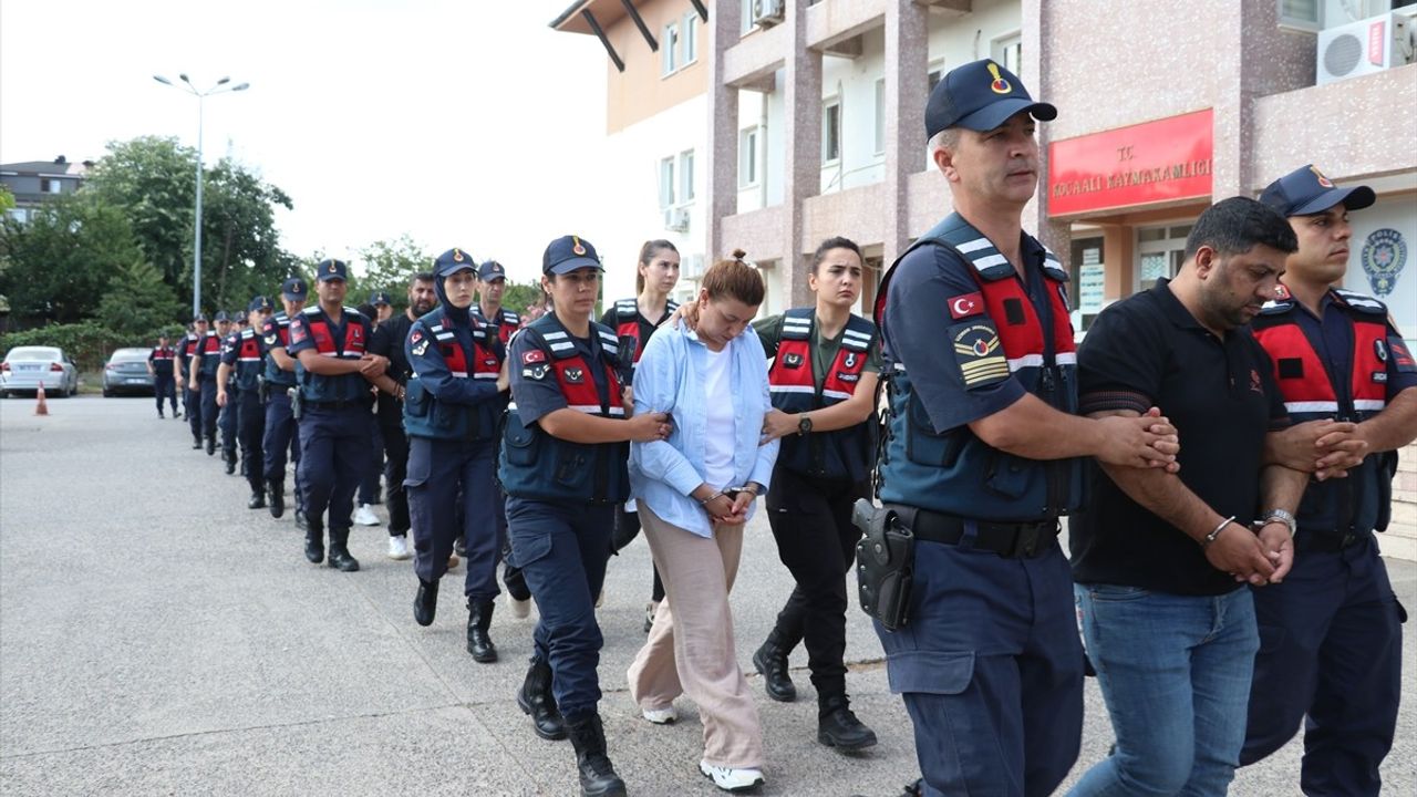 Sakarya'da Araç Dolandırıcılığı Operasyonu: 13 Gözaltı
