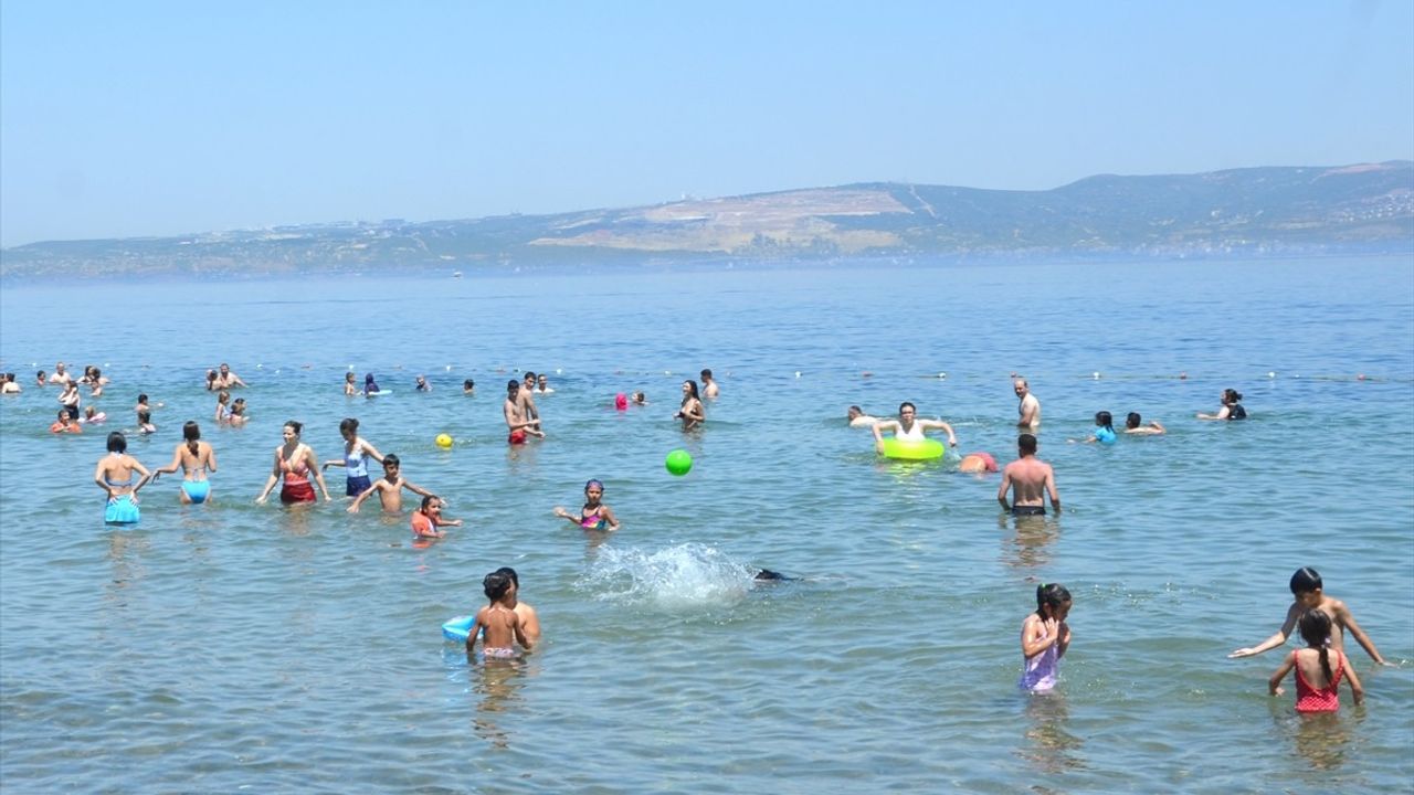 Sakarya ve Kocaeli'de Sıcak Havadan Kaçış: Plajlar ve Gölgelik Alanlar