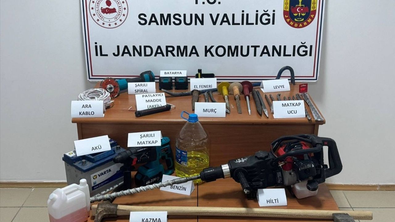 Samsun'da İzinsiz Kazı Operasyonu: Üç Şüpheli Yakalandı