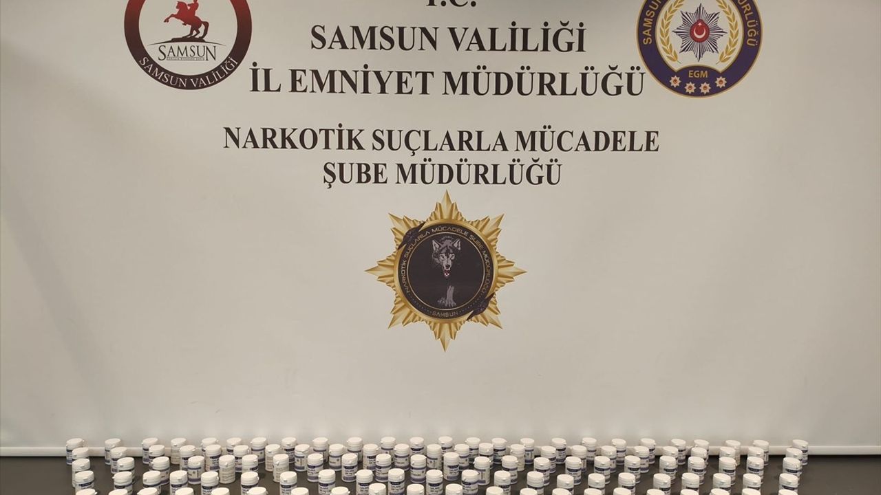 Samsun'da Uyuşturucu Operasyonu: 6 Bin 552 Sentetik Ecza Hapı Ele Geçirildi