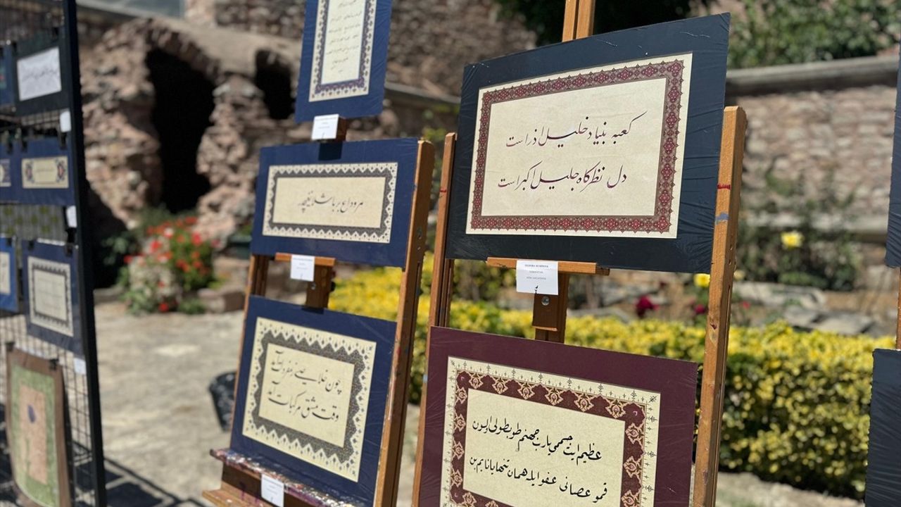 Sanat İhtisas Atölyeleri Sergisi İstanbul'da Sanatseverlerle Buluştu