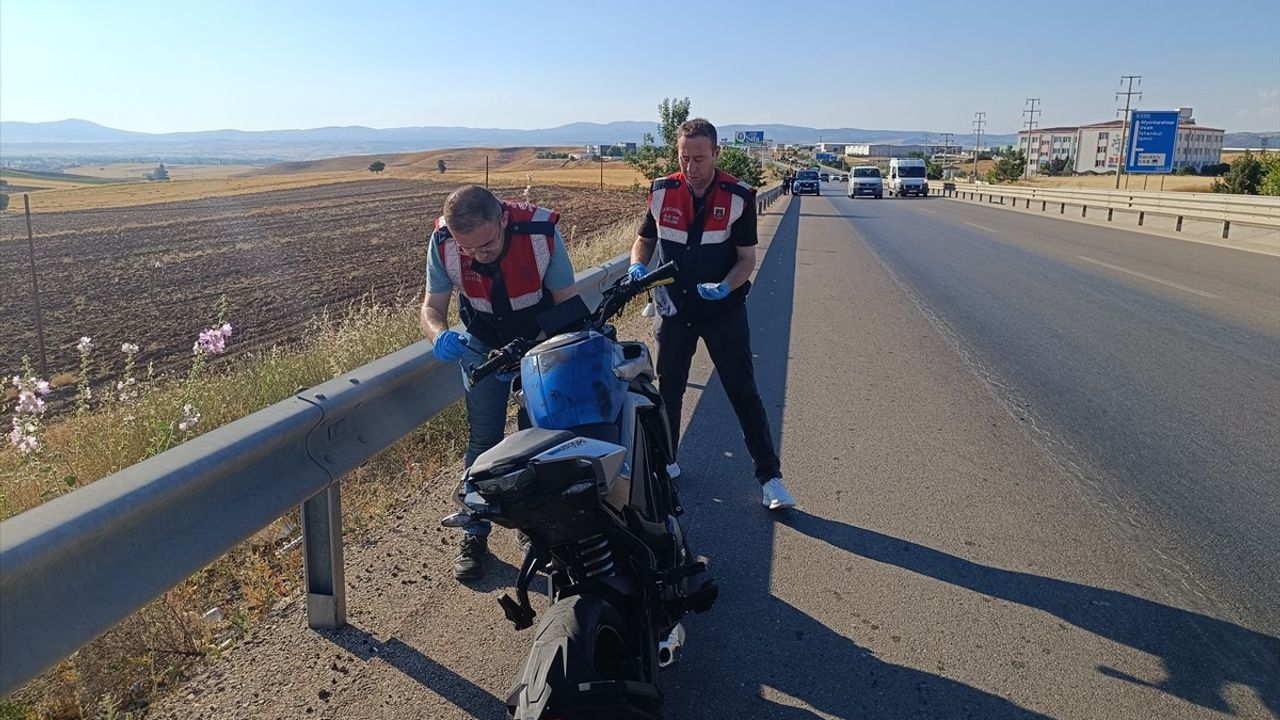 Sandıklı'da Motosiklet Kazası: 1 Ölü, 1 Yaralı