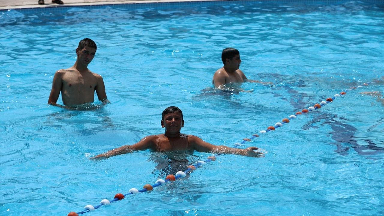 Şanlıurfa'da 51 Derece: Sıcak Hava Hayatı Olumsuz Etkiliyor