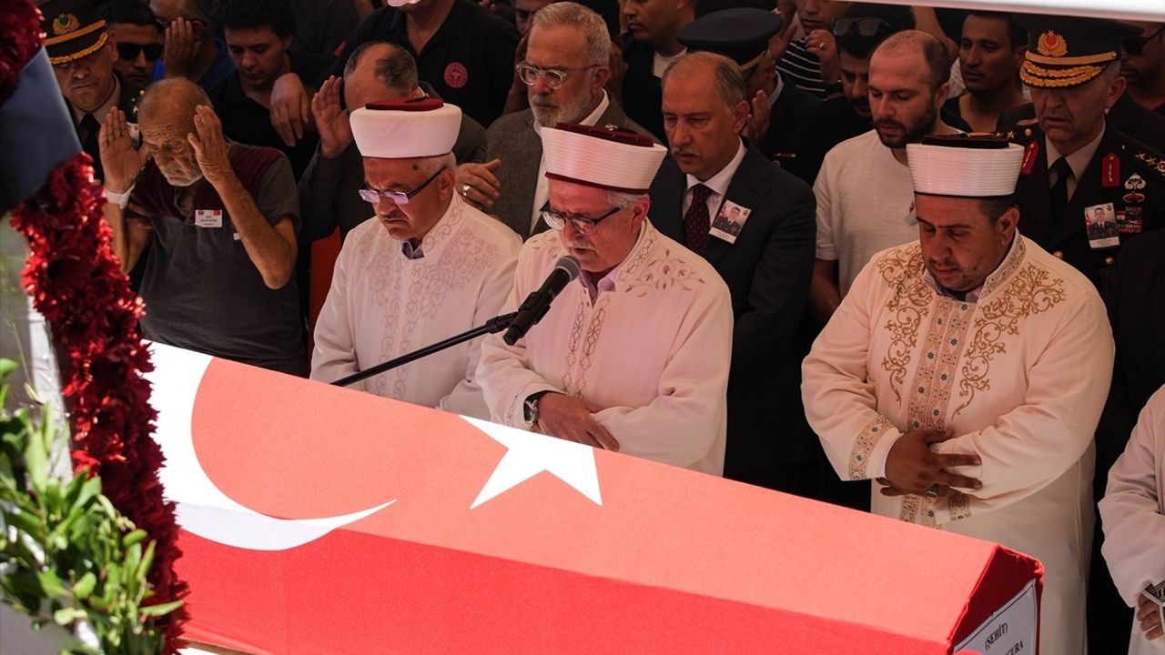 Şehit Astsubay Fikret Mangura'nın Cenazesi Manisa'da Uğurlandı