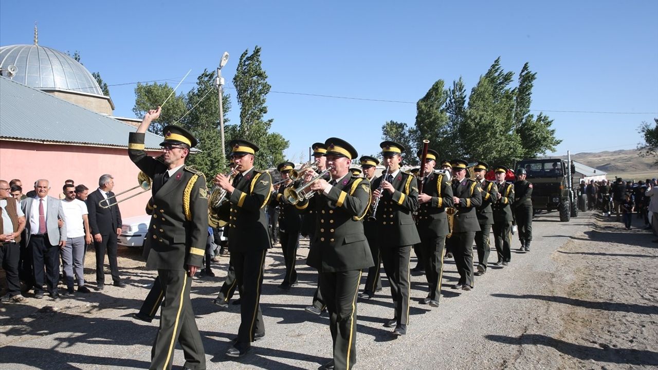 Şehit Piyade Sözleşmeli Er Mahsun Yeşildemir Bitlis'te Uğurlandı