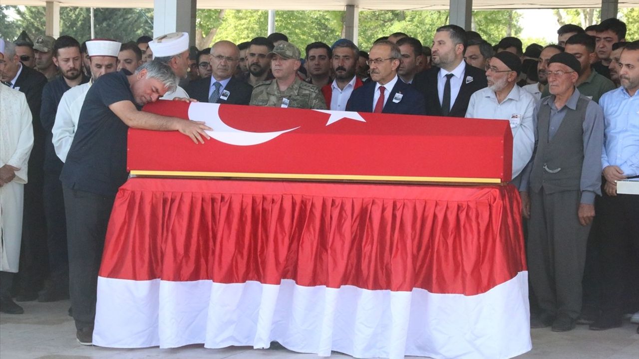Şehit Piyade Teğmen Furkan Sert, Malatya'da Son Yolculuğuna Uğurlandı