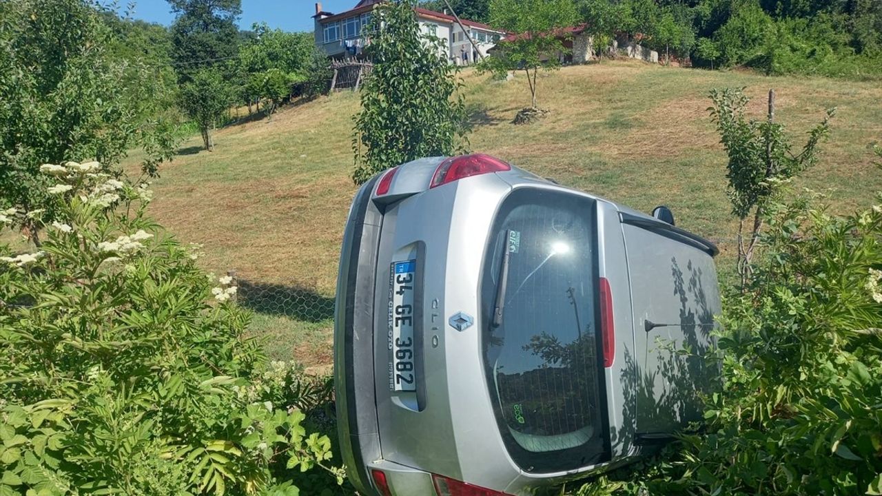 Sinop'ta Otomobil Kazası: 3 Yaralı