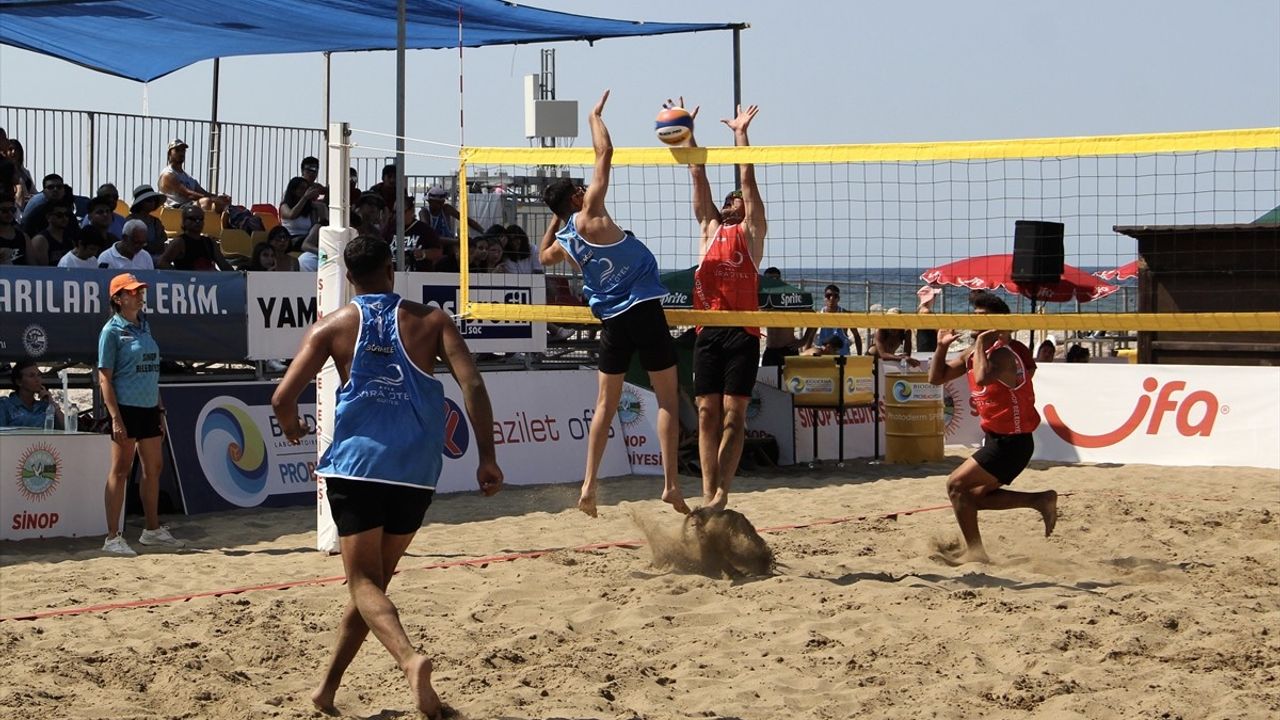 Sinop'ta Uluslararası Pro Beach Voleybol Turnuvası Heyecanı başladı
