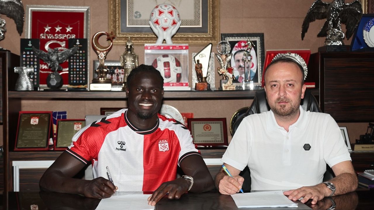 Sivasspor, Aliou Badji'yi Kadrosuna Kattı