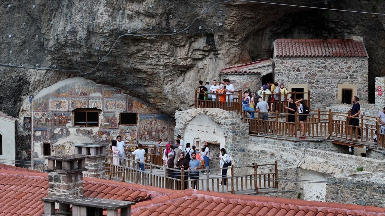 Sümela Manastırı 2023 Yılının İlk Yarısında 151 Bin Ziyaretçi Ağırladı