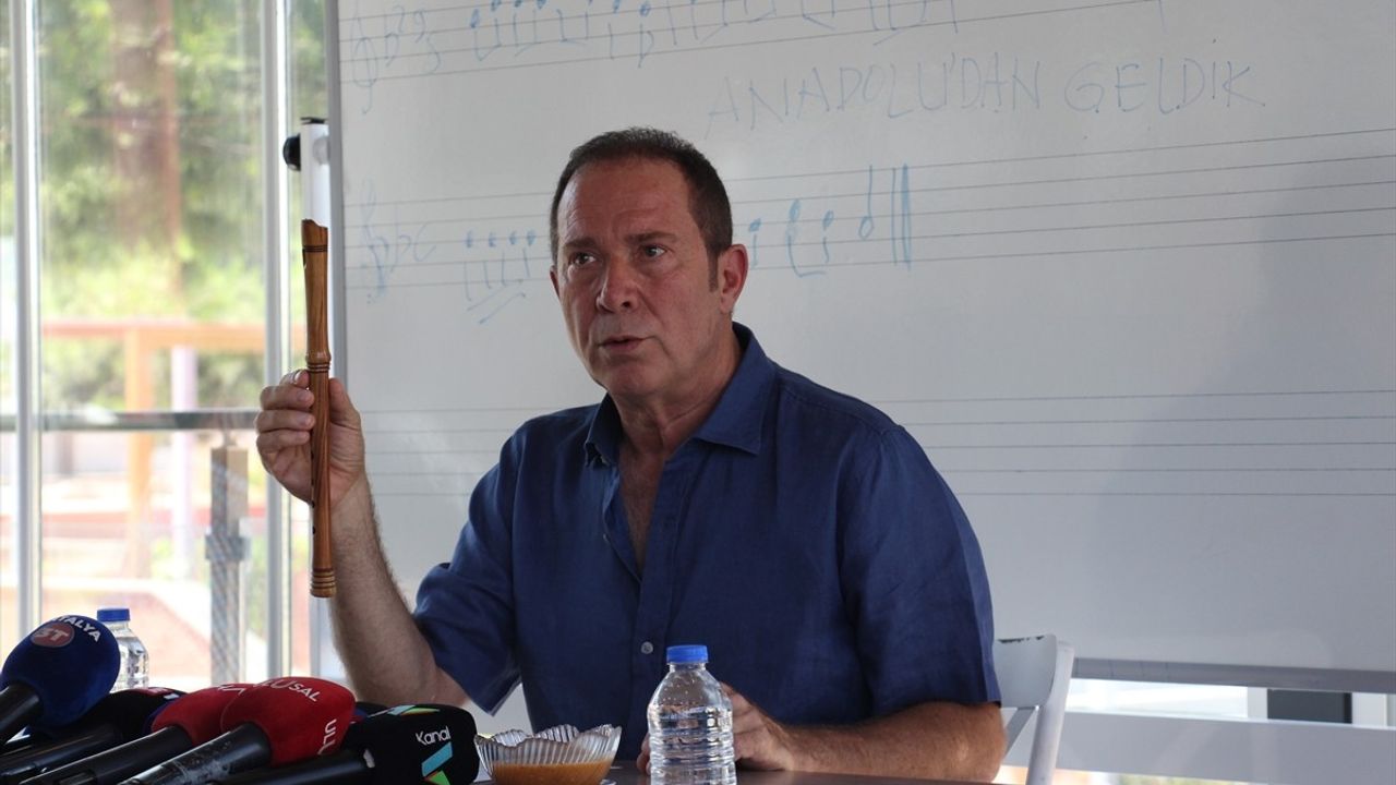 Sümer Ezgü'den Müzik ve Kültürel Yozlaşma Üzerine Uyarılar