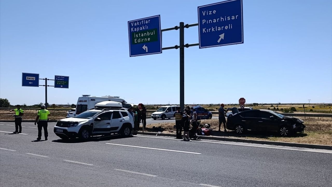 Tekirdağ'da İki Araç Kaza Yaptı, 9 Yaralı